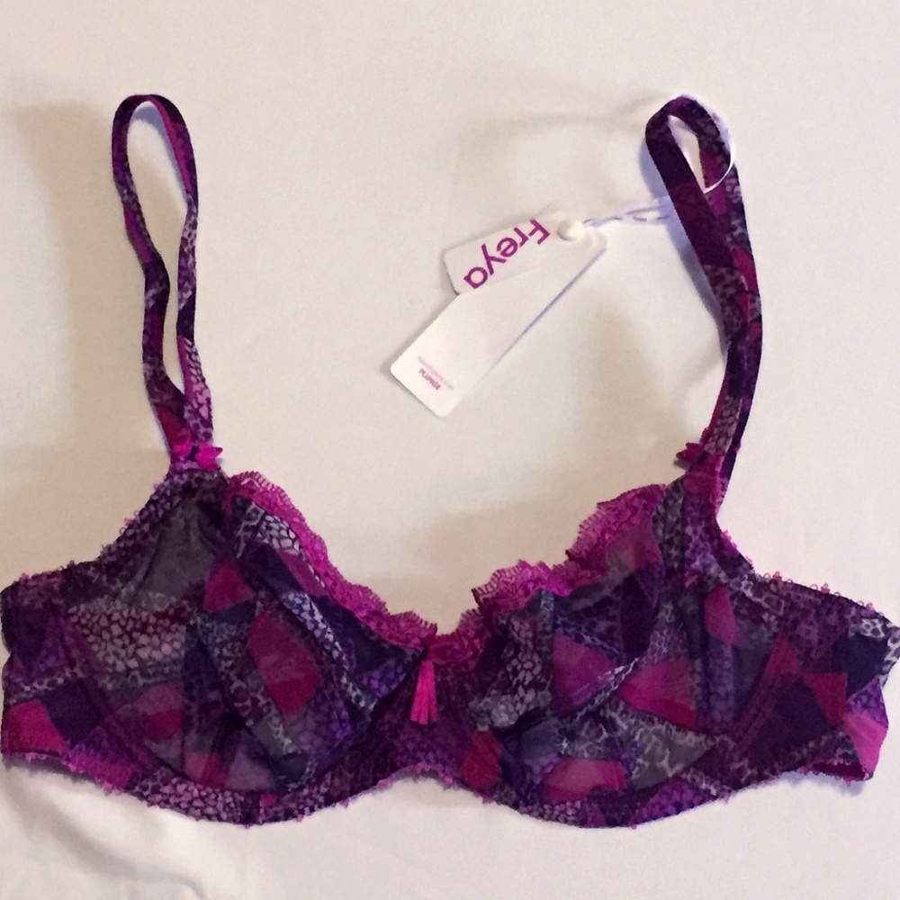FREYA 34D PLUNGE BRA NWT